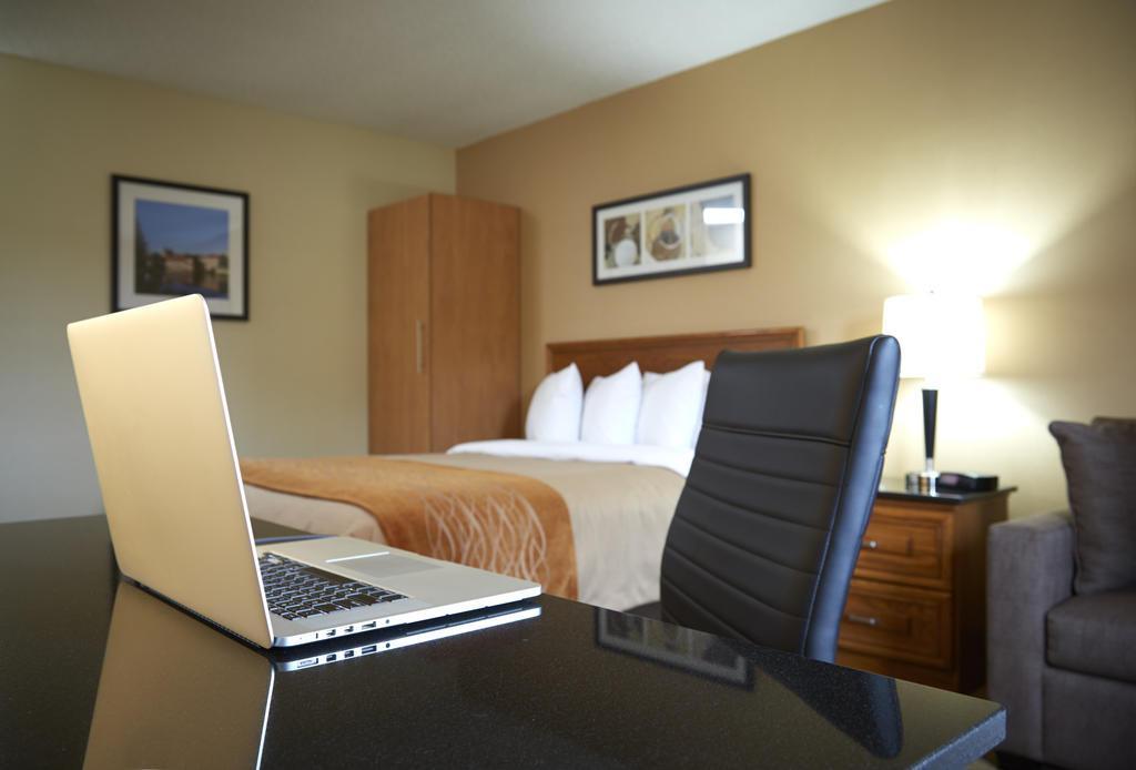 Comfort Inn Kirkland Lake Exterior foto