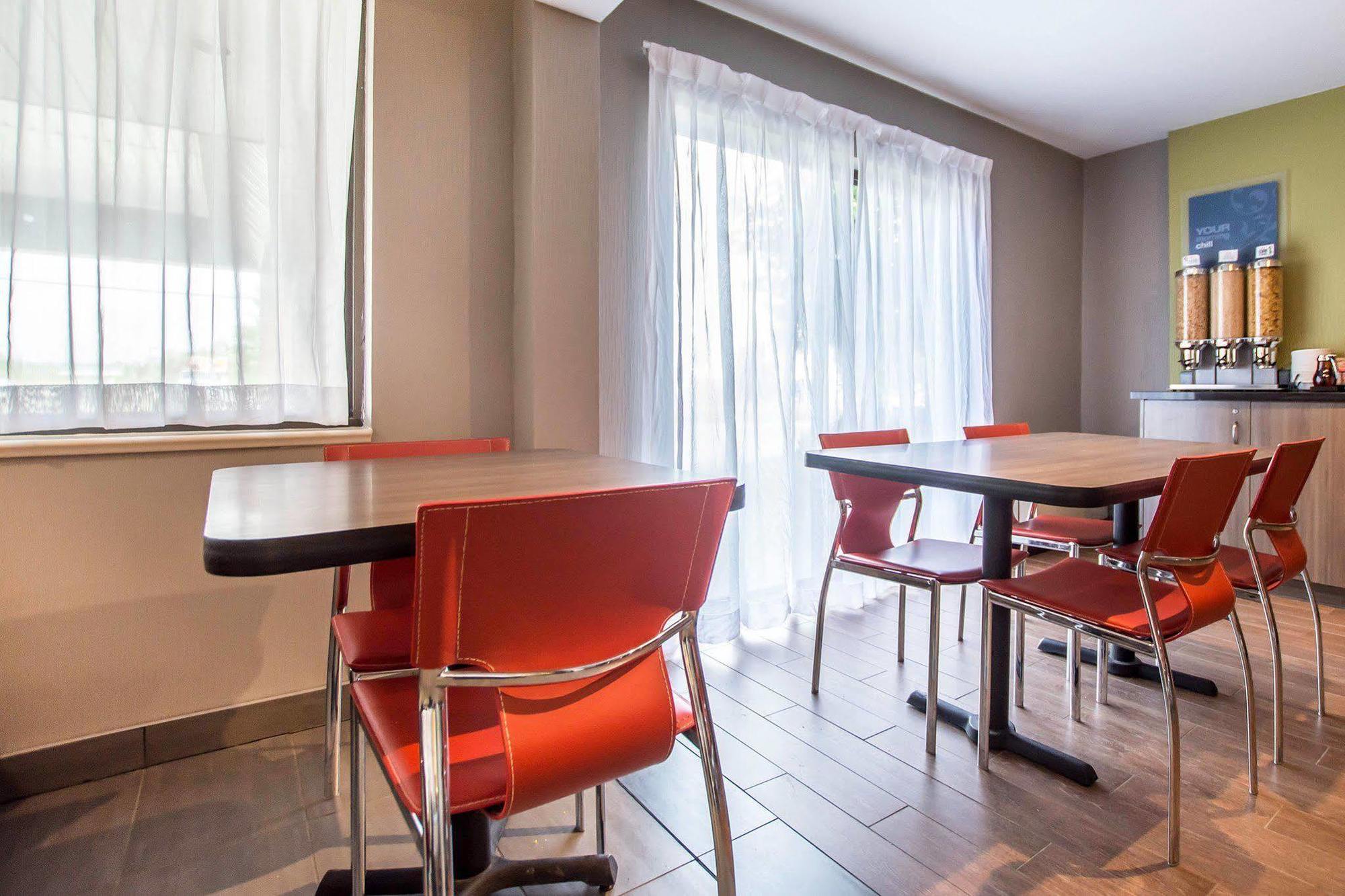Comfort Inn Kirkland Lake Exterior foto